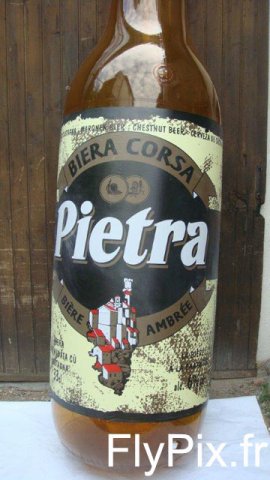 Ballon personnalisé en forme de bouteille de bière Pietra, pour un commanditaire Corse.