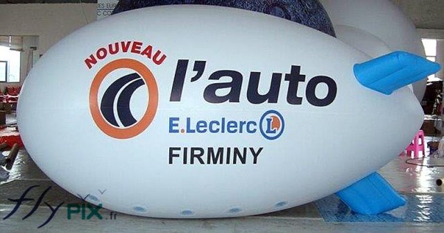 Ballon publicitaire dirigeable pour concessionnaire auto