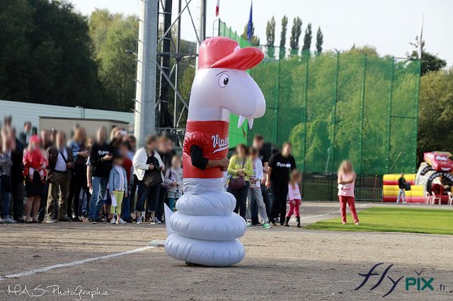 Publicités gonflables pour street marketing: hommes sandwiches