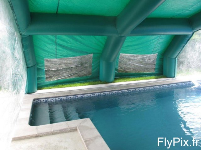 Tente gonflable abri temporaire piscine et protection piscine.