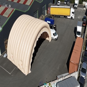 Fabrication sur mesure d'un hangar gonflable militaire L = 25 m x l = 14 m x H = 7 m, S = 350 m2, en 5 modules L 5 m x l = 14 m x H = 7 m, tunnel