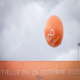 Campagne présidentielle ADO octobre 2025 en Côte d'Ivoire: 15 ballons sphériques à hélium air captif D = 2.5 m impression full print total covering