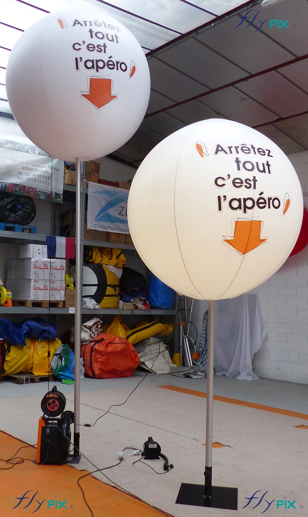 2 ballons sur mat le rendez vous a paris