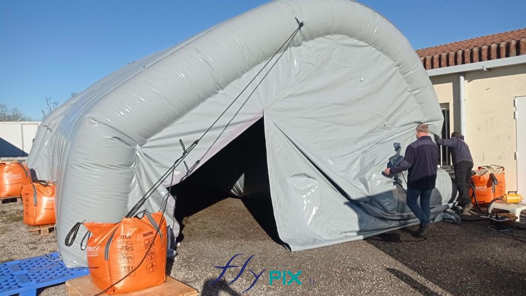FLYPIX montage grande tente gonflable air captif THALES gonflage par pompe 11 copie 1024x576