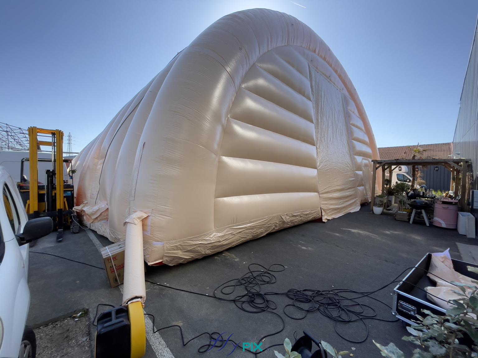 FLYPIX pignon facade avant grand hangar gonflable militaire tunnel grande taille turbine manchon a air gonflage structure gonflable 1