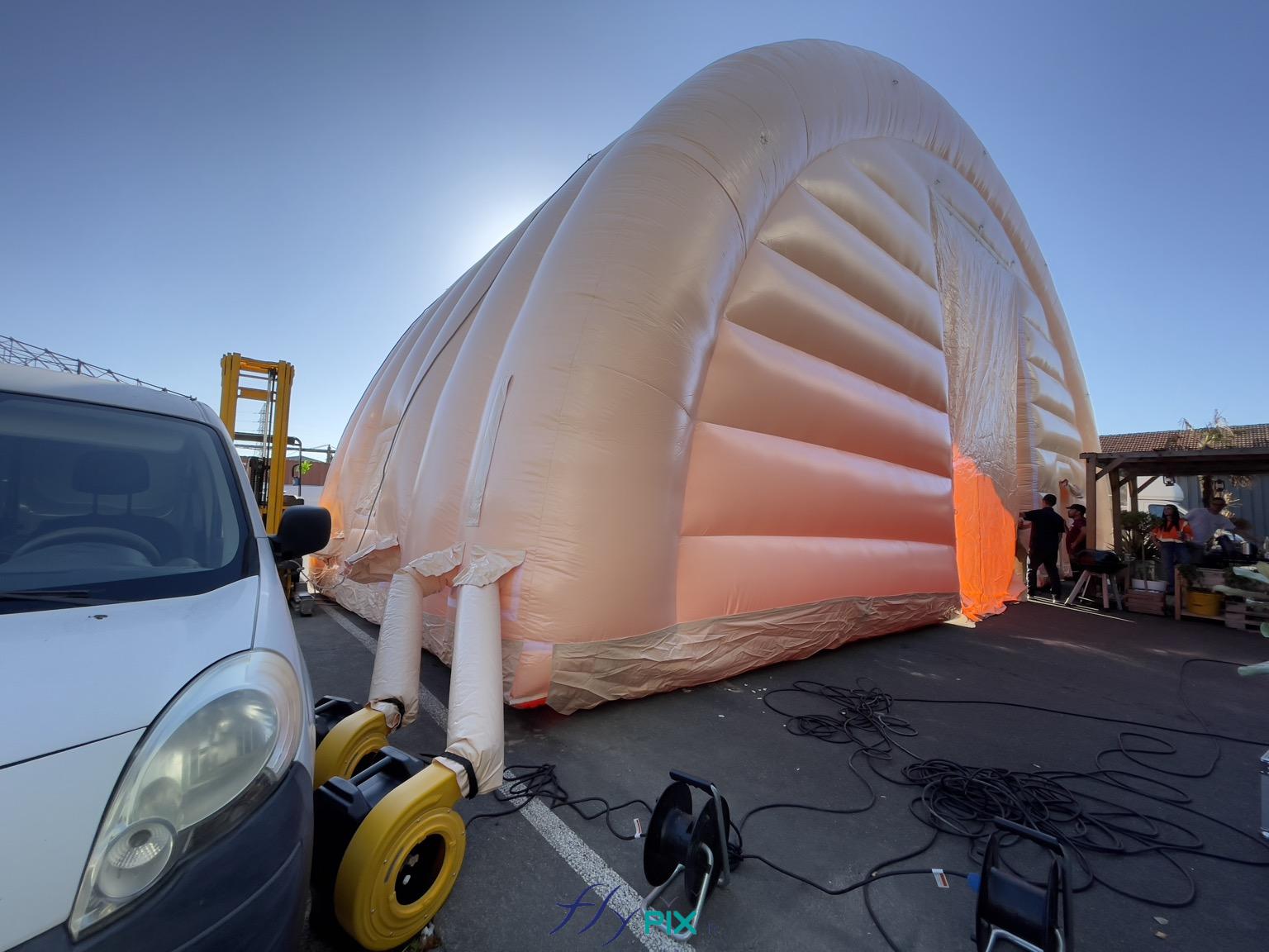 FLYPIX pignon facade avant grand hangar gonflable militaire tunnel grande taille turbine manchon a air gonflage structure gonflable 2