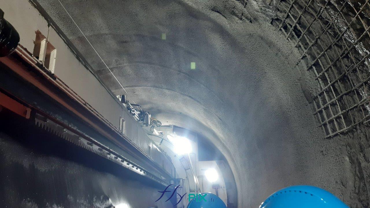 FlyPix abri gonflable chantier tunnel COLAS RAILS 2