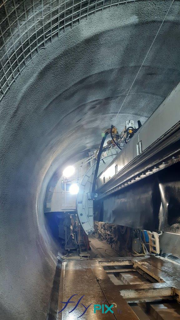 FlyPix abri gonflable chantier tunnel COLAS RAILS 3