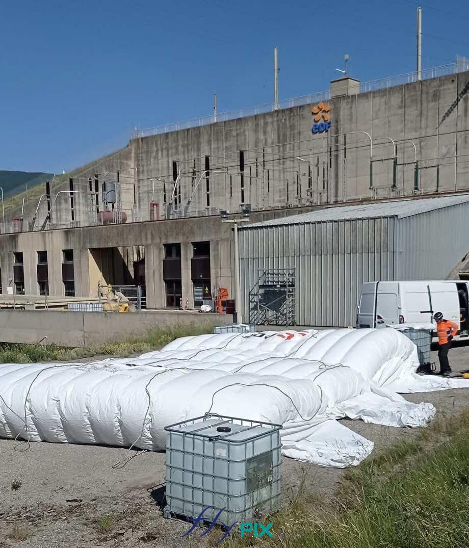 Tente gonflable tunnel demi lune air captif chantier stockage EDF 1