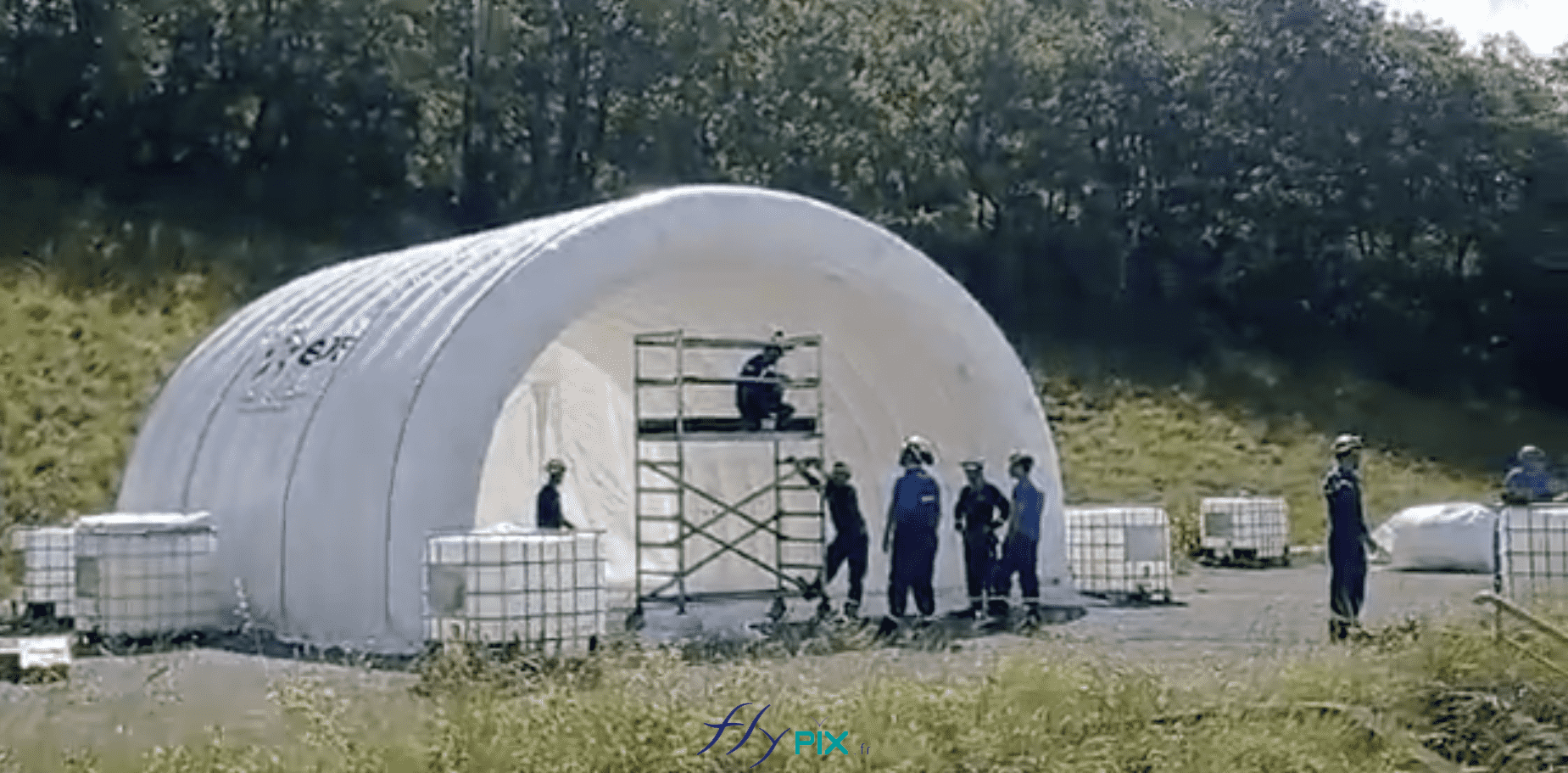 Tente gonflable tunnel demi lune air captif chantier stockage EDF 14