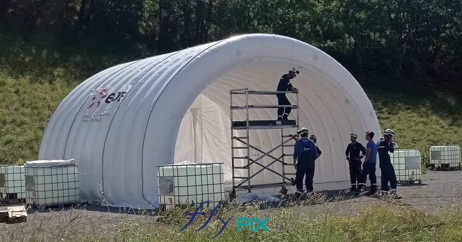 Tente gonflable tunnel demi lune air captif chantier stockage EDF 7