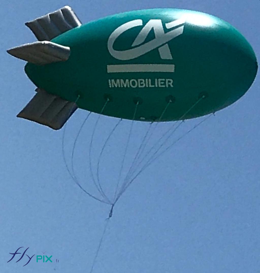Ballon dirigeable à hélium personnalisé en totale impression numérique couleur.
