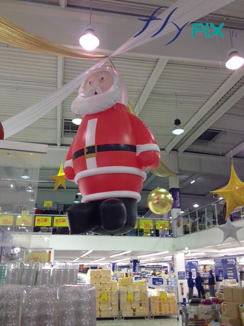 Ballon étanche air captif en forme de père Noël.