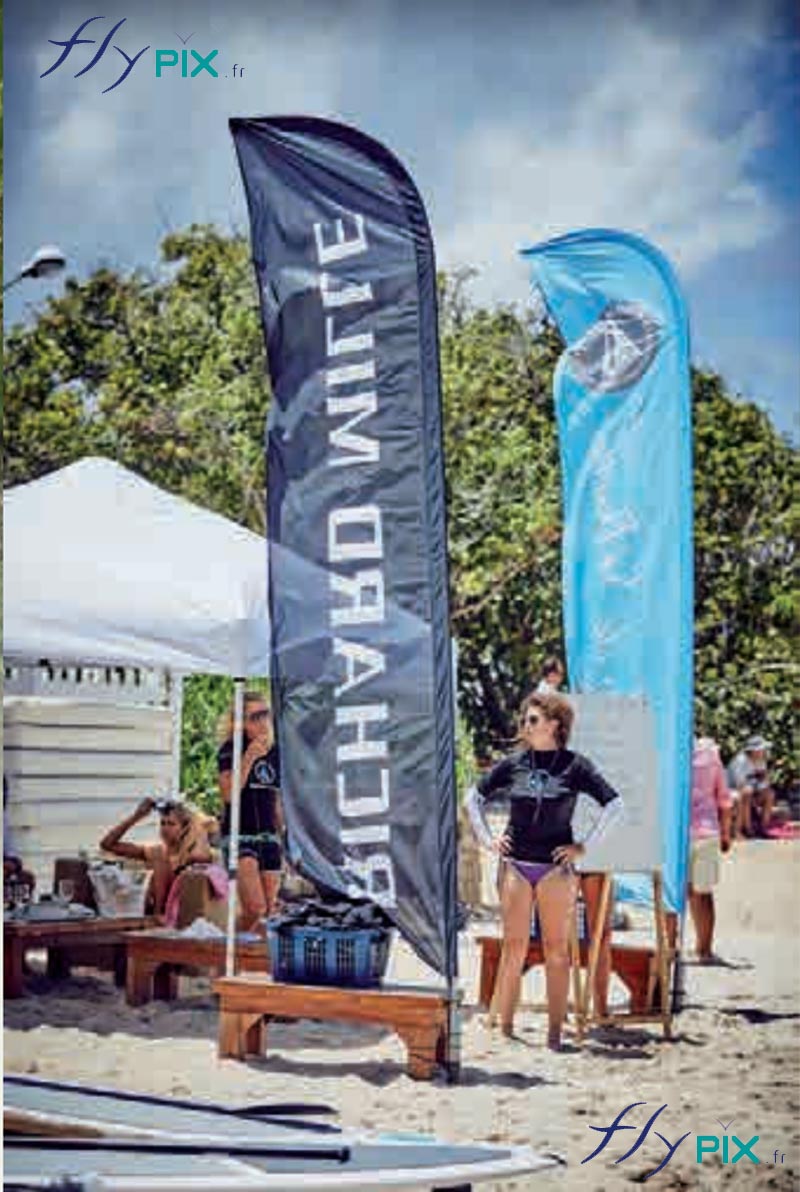 Oriflammes personnalisés et beach flags de grandes tailles, fabriqués sur mesure en France.