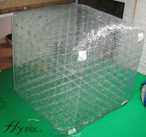 Ballon cubique transparent