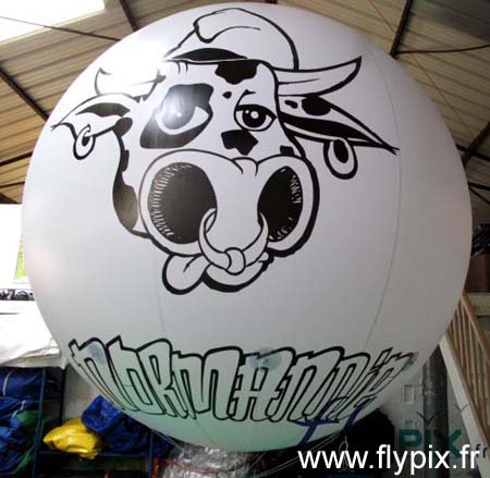 Ballon publicitaire à hėlium