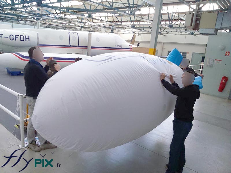Ballon publicitaire zeppelin en PVC 0,18 mm, réalisé pour un lycée, pour un projet d'élèves.