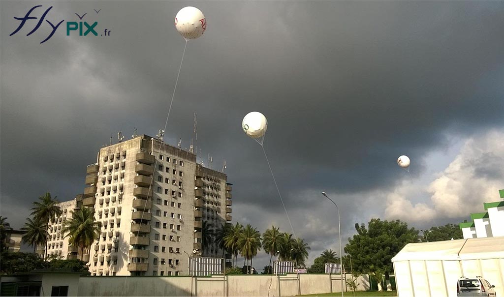 FlyPix livre des ballons publicitaires dans les pays d'Afrique francophone: Maroc, Tunisie, Algérie, Côte d'Ivoire,...