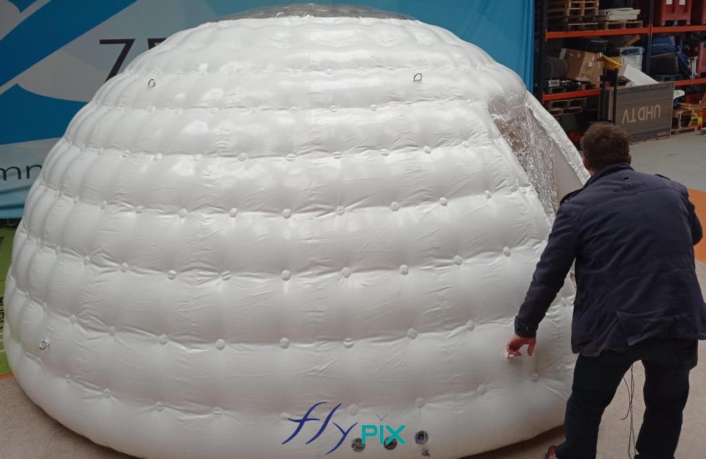Barnum igloo gonflable enveloppe double peau capitonnee PVC 0.6 mm air captif BRASSERIE DU GRAND COCOR